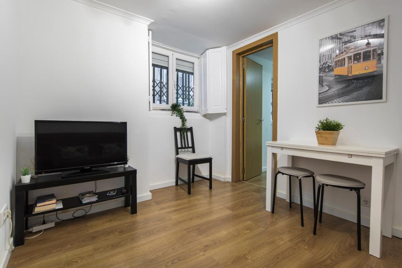 Alfama Typical Beco Dos Ramos Apartment Lisbon Luaran gambar